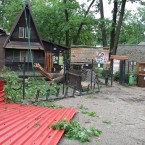 Vstup do Zoo Hodonín byl zcela zdevastován, stejně jako místní útulek pro psy