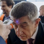 Některé z našich ministerstvech kouzel by mělo začít uvažovat o tom, zda panu Babišovi nepostavit sochu v nadživotní velikosti