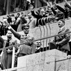 Nacisté dokázali zfanatizovat davy, vytvořili také Waffen-SS. Právě tyto jednotky měly na svědomí vraždění v Úsobské ulici