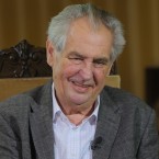Je tomu pět let, kdy s otevřenou náručí vítal Miloš Zeman Čínu v Praze