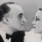 K Oldřichu Novému vždy patřily krásné herečky. On se ale vracel domů k ženě Alici (snímek je z filmu Kristián)