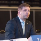 Ministr vnitra Vít Rakušan bojuje o přežití hnutí STAN i svoje. Kauzy jeho členů se hromadí: Farský, Polčák a nyní Hlubuček