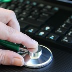 Počítačové viry ročně napáchají miliardové škody