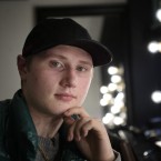 Einár vypadal jako milý kluk od sousedů, ale měl za sebou hodně drsnou minulost a jeho texty o tom také svědčily