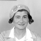 S Coco Chanel se život nikdy nemazlil. Ona sama neměla skrupule a šla si tvrdě za svým