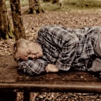 Osud mnoha seniorů vůbec není růžový, ale i přesto se stydí požádat o pomoc