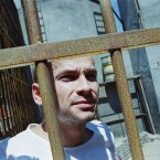 Herec, tanečník a choreograf strávil dva roky za mřížemi