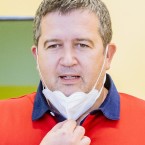 Jan Hamáček. Mnohokrát řekl své rozhodné možná a nezachránil ho ani červený svetr. Tak dopadá spolupráce s A. Babišem